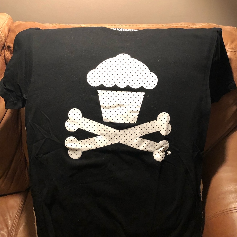 MENS Johnny Cupcakes T-Shirt!